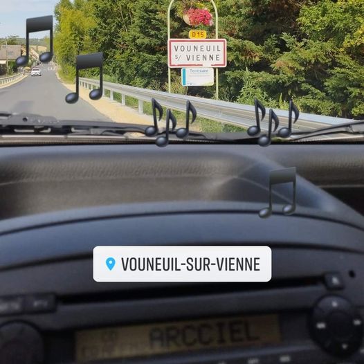 Ozondesfm's tweet photo. 🏡 Oz'Ondes diffuse sur les petites communes autour de Châtellerault...on capte les ondes du 99.7FM à Vouneuil-sur-Vienne ☺️
 #chatellerault #vouneuilsurvienne #communautedecommunes #radio #tourdhorizon
#ozondes https://t.co/ke2lAKuxdI