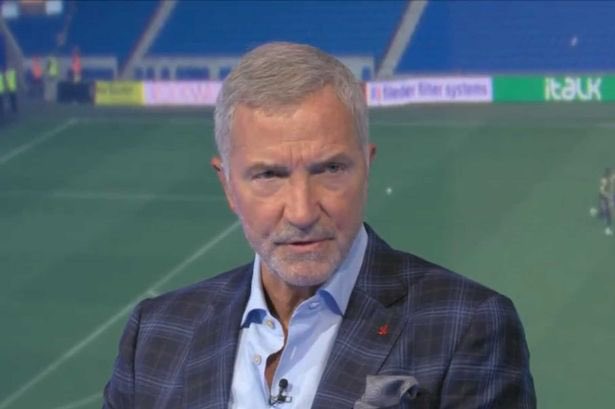 KalHLane's tweet photo. Pogba being blackmailed?! Only 1 man who would do this to him https://t.co/A2yHdWAwAR