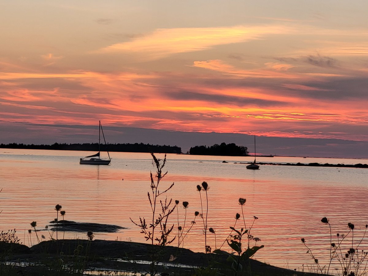stobbe_j's tweet photo. @JulieCTV beautiful Oliphant sunset from Saturday night- no filters used! https://t.co/An8zRIrObz