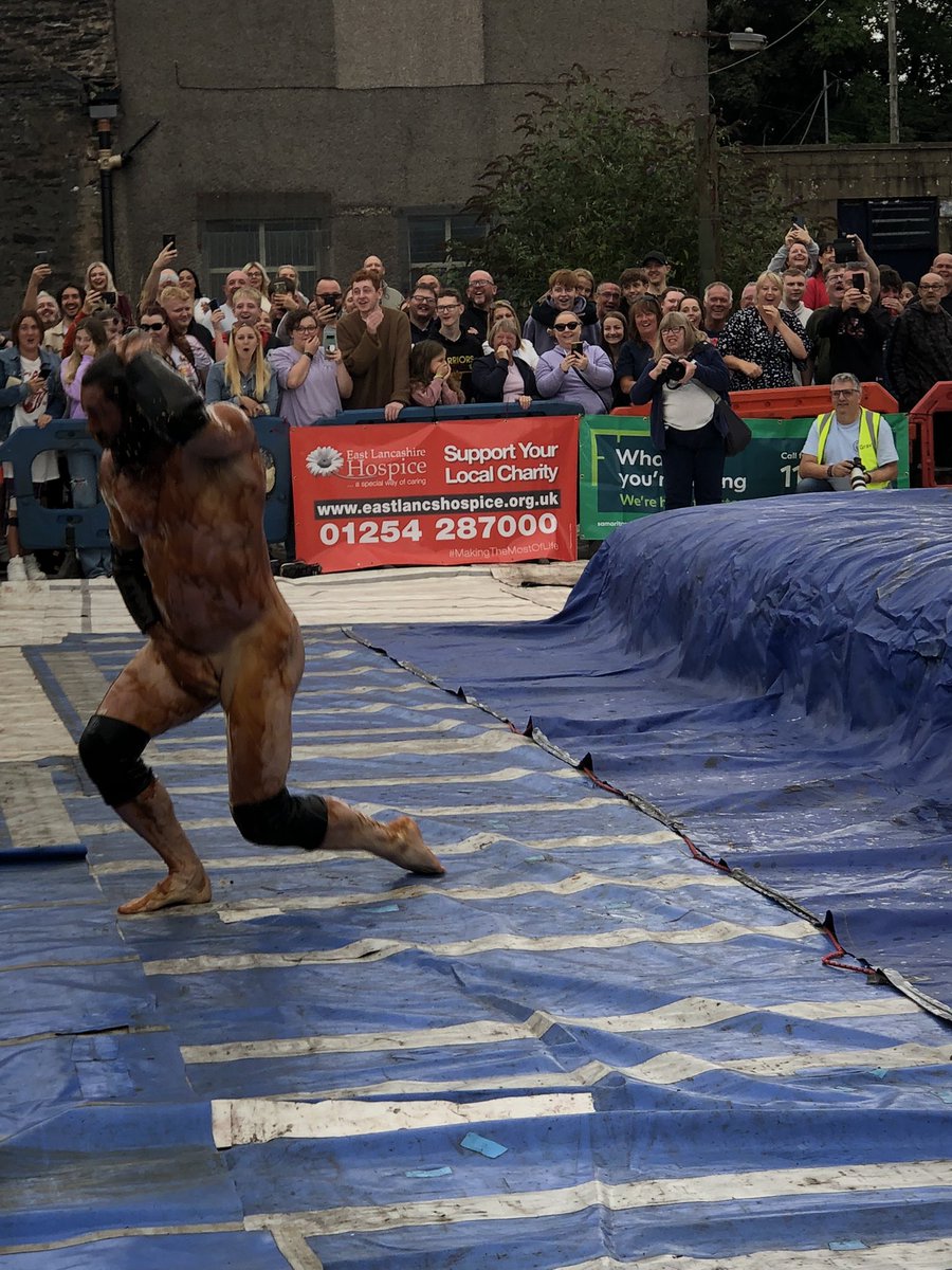 monkeypiefish's tweet photo. #worldgravywrestlingchampionships #stacksteads #roseandbowl #gravy #wrestling #wardrobemalfunction https://t.co/7I0ypdgEv1
