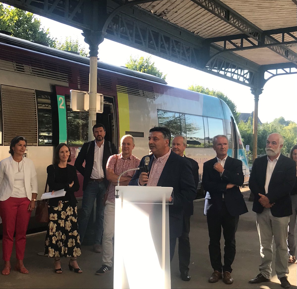 Merci à toutes les équipes <a href="/GroupeSNCF/">Groupe SNCF</a> pour leur engagement dans cette opération de pérennisation de la ligne Tours-loches qui se traduit par un doublement de la desserte ferroviaire. Réouverture importante pour la <a href="/RCValdeLoire/">Région Centre-Val de Loire</a> et pour la ville de #Loches.