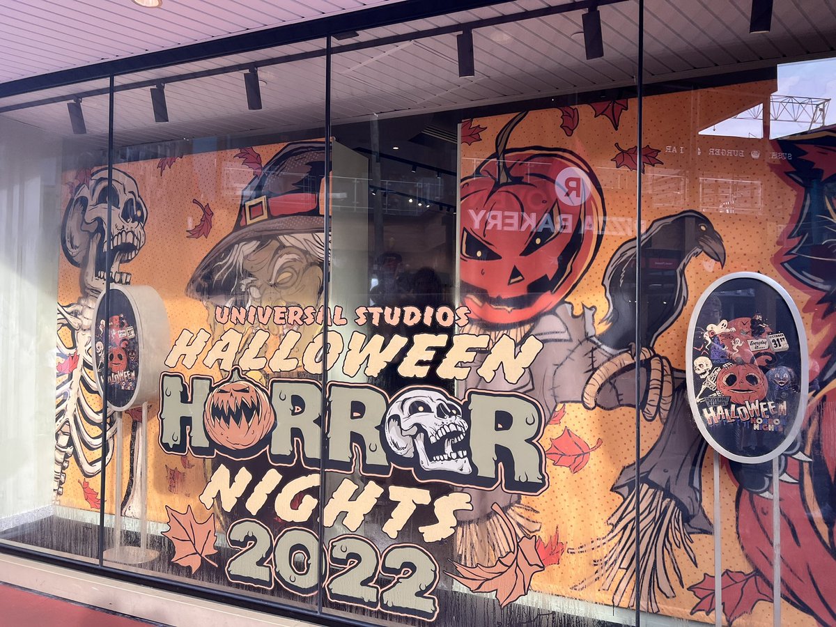 insideuniversal's tweet photo. The Universal Studios Store in CityWalk is all set for Halloween Horror Nights, which kicks off THIS FRIDAY! @HorrorNightsORL #HHN31 https://t.co/l7bbudEwVJ