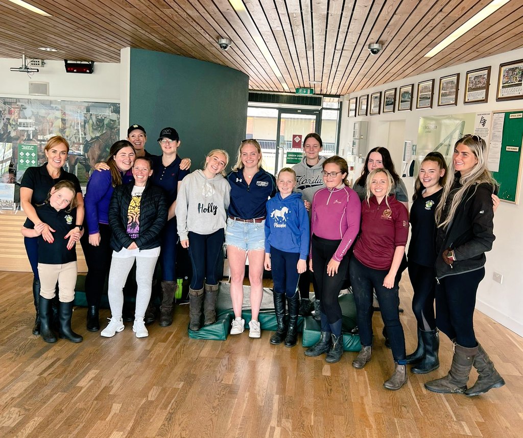 Great day with <a href="/palaceponies/">Park Palace Ponies</a> giving their volunteers a lesson around <a href="/AintreeRaces/">Aintree Racecourse</a> parade ring and on <a href="/RacewoodLtd/">Racewood Limited</a> simulators! 
Thanks for having me guys and well done today everyone!