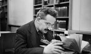 tataritaritata's tweet photo. Olá, gentamiga,
O poeta e a poesia de Walter Benjamim nas dicas de livros &amp; artes do TTTTT: https://t.co/P5vkkQxoT1
#tataritaritata #livroterapia https://t.co/tPN80Gshj6
