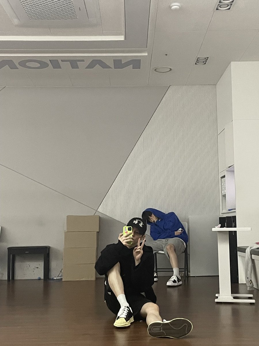 WooKyungjun_FR's tweet photo. [ TWITTER | 280822 ]

“C’est Dimanche, que faites-vous? > _ <
Avez-vous vu MCD HOT 10?.. s’il vous plaît regardez hehe ha ha ha ha... 🥹” 

 #우경준 #KyungJun https://t.co/uMkcnwDK3K