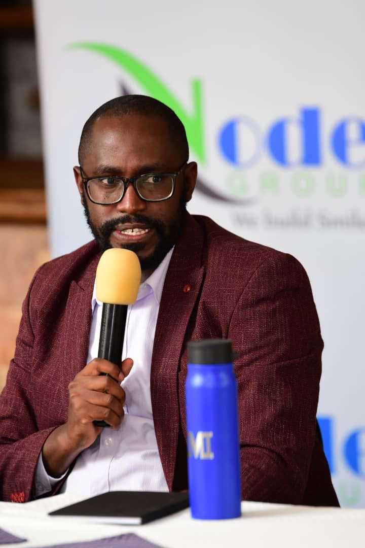 Manzi_Denis's tweet photo. Internal Communication: 

If your own staff don’t know or believe in your message, chances are, nobody else will... 
Ensure all important project info is shared internally with staff, who should be your brand Ambassadors. 
@irumanyika 
#PR
@Node_Group 
@PrFundi https://t.co/OMJeG9qFnU