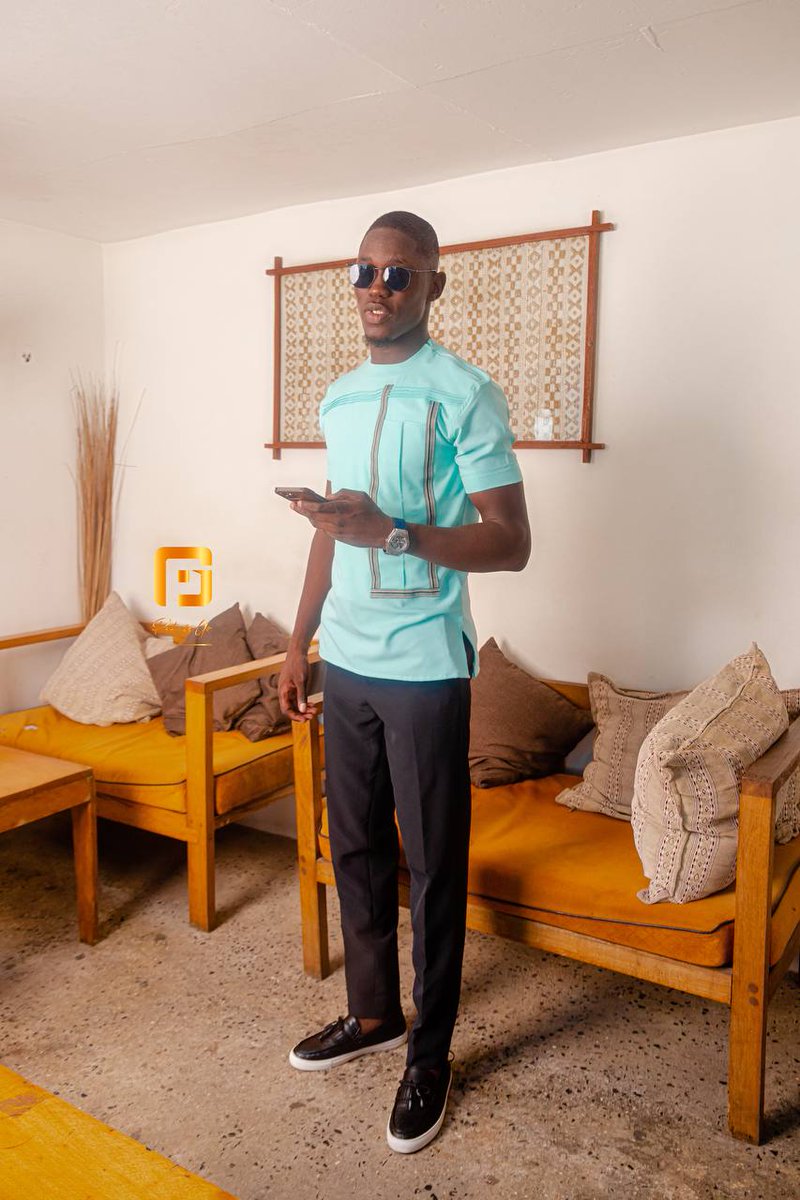 PutandGo's tweet photo. On regrette rarement d'avoir osé, mais toujours de ne pas avoir essayer.
Bonne semaine à tous✨️
Définissez votre image avec @put_and_go_officiel .
#putandgo #dakar #costumeafricain #senegalesedesigner #africandesigner #newcollection #africanoutfit #menoutfit #2PAR1 https://t.co/MgrJKoMoVf