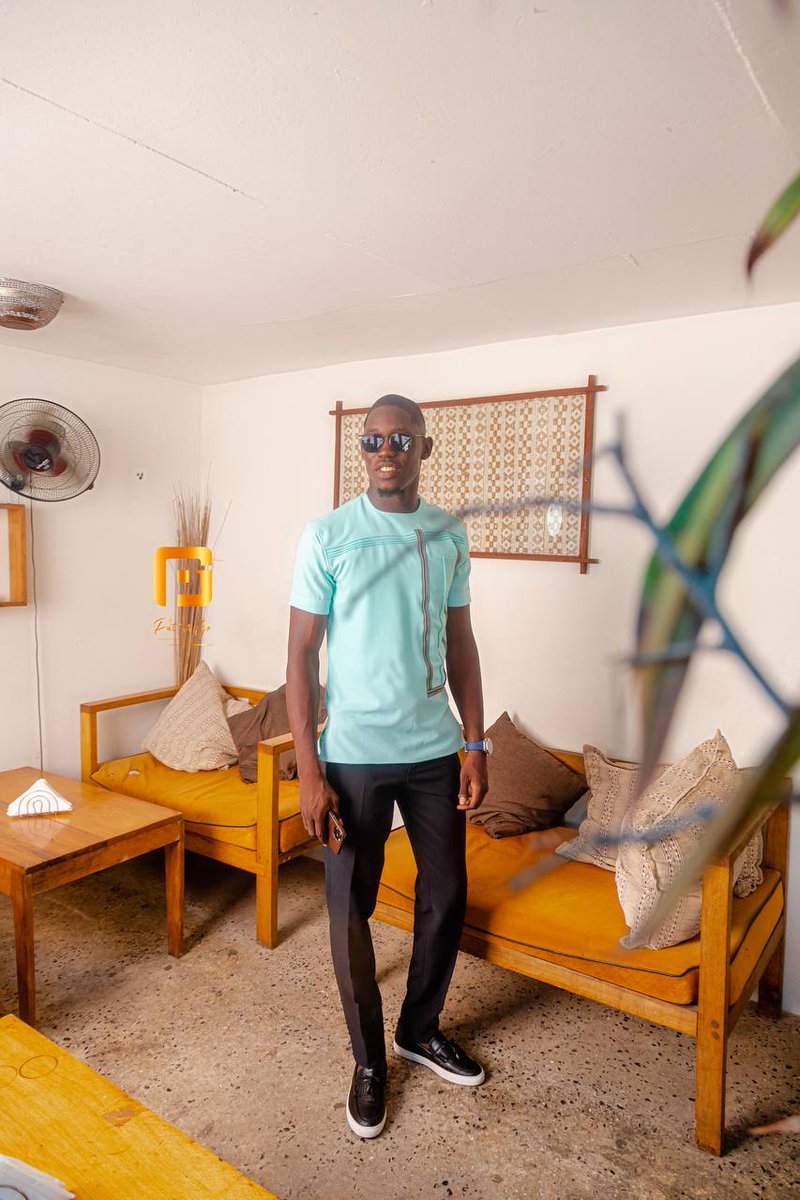 PutandGo's tweet photo. On regrette rarement d'avoir osé, mais toujours de ne pas avoir essayer.
Bonne semaine à tous✨️
Définissez votre image avec @put_and_go_officiel .
#putandgo #dakar #costumeafricain #senegalesedesigner #africandesigner #newcollection #africanoutfit #menoutfit #2PAR1 https://t.co/MgrJKoMoVf