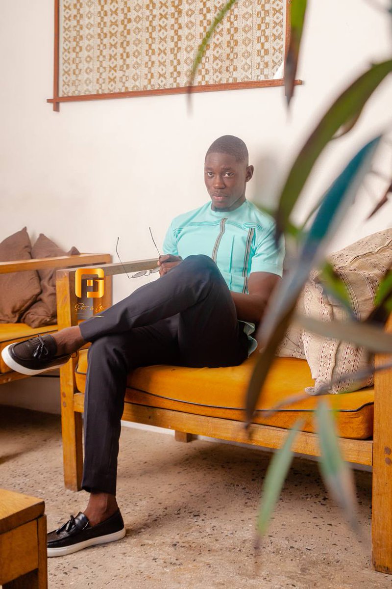 PutandGo's tweet photo. On regrette rarement d'avoir osé, mais toujours de ne pas avoir essayer.
Bonne semaine à tous✨️
Définissez votre image avec @put_and_go_officiel .
#putandgo #dakar #costumeafricain #senegalesedesigner #africandesigner #newcollection #africanoutfit #menoutfit #2PAR1 https://t.co/MgrJKoMoVf