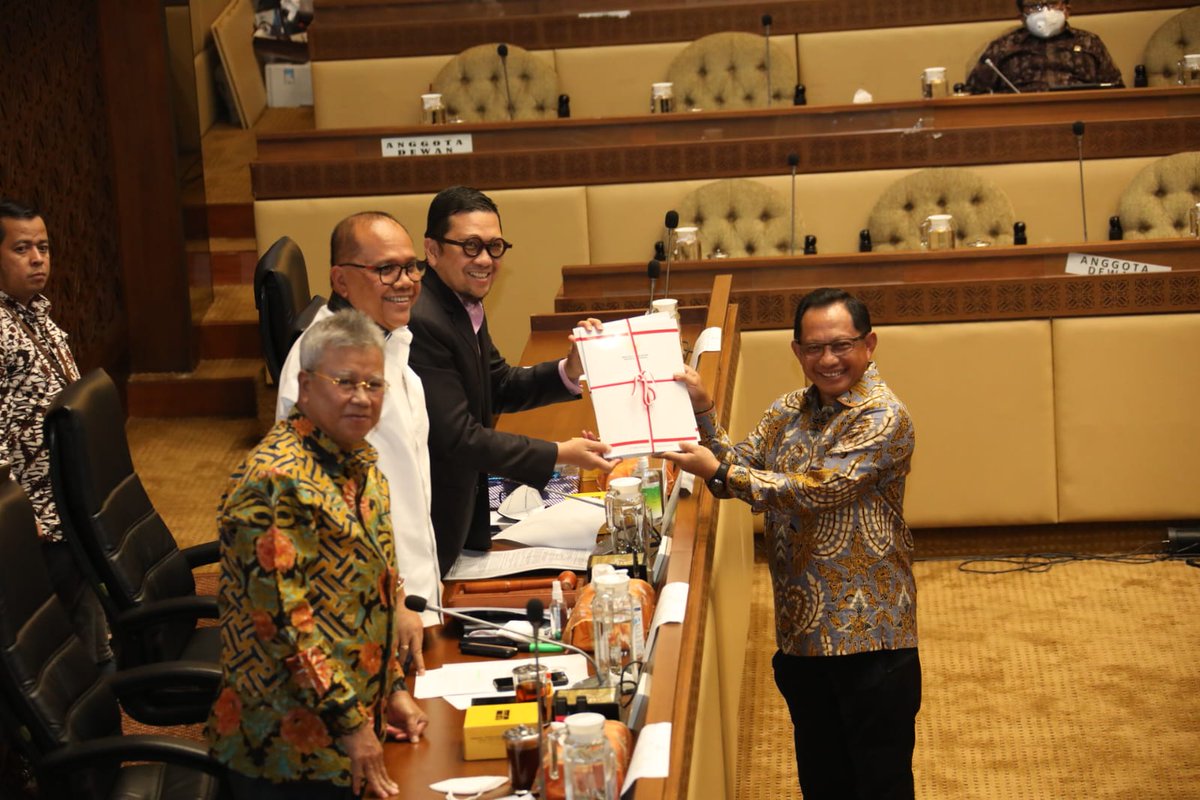 Mendagri: Pemerintah Setujui RUU Pembentukan Provinsi Papua Barat Daya Dibahas Lebih Lanjut - tandaseru.id/2022/08/29/pem…