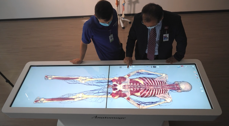 AdventHealthMD's tweet photo. After 30 years of educating medical professionals, @AdventHealthU is changing the way students learn and how instructors teach with an innovative new tool called the Anatomage Table. Mohtashem Samsam, M.D., explains more here: https://t.co/ED2iUwGtGA
#MedTwitter https://t.co/VF8KcB4OQm