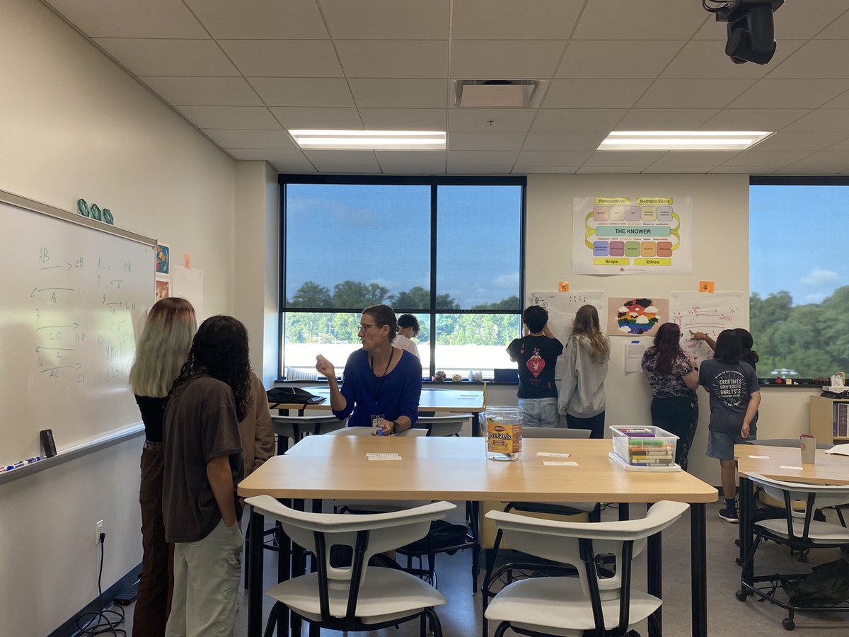 Valerie Hardy tweet media