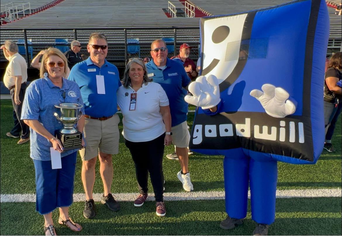 GoodwillAR's tweet photo. Congratulations to the Bryant School District for winning the Goodwill Industries of Arkansas 2022 #SaltBowlAR Donation Competition. In total, more than 123,000 pounds of donated goods were received! #saltintherock #saltysaturday #benton #bryant #goodwillar #teambluear https://t.co/Bk2DcBYhGX