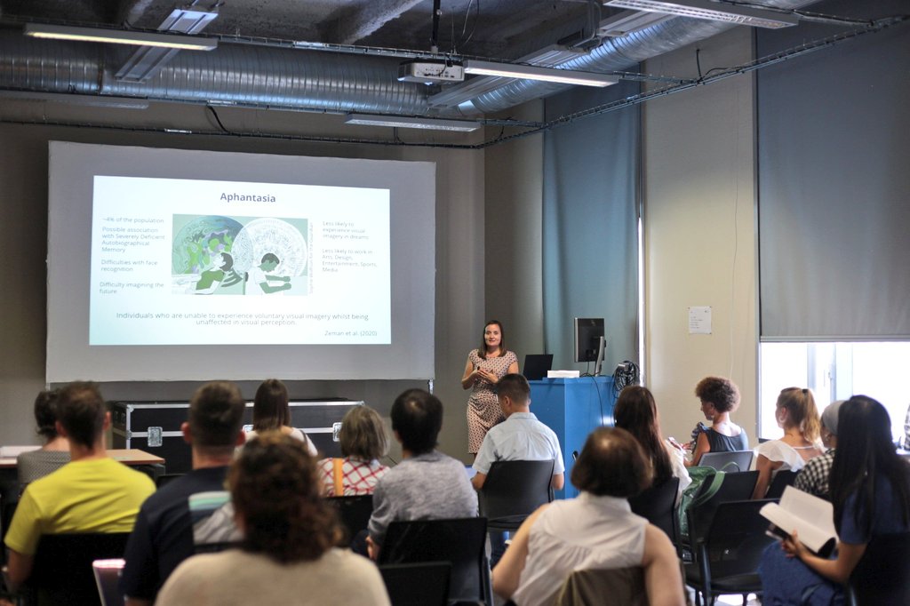 Through evidence from #aphantasia, <a href="/laurajspeed/">Dr Laura Speed</a> from <a href="/Radboud_Uni/">Radboud University</a> advocates that visual #imagery plays a key role in the experience of
 #reading and engaging with a story world.

#ESLP #ESLP2022