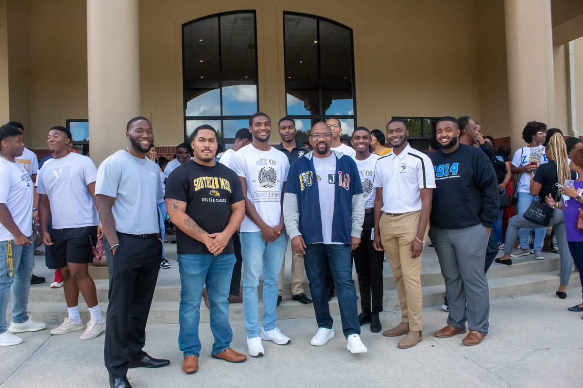 TheWestPoint's tweet image. #COLLEGESUNDAY at West Point! May God bless each of you on your journey! #weimpactlives