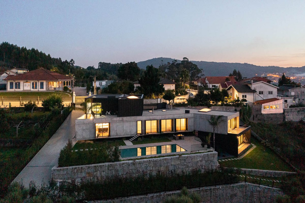 WACommunity's tweet photo. Atelier Inception's PS House; A home shaped by light and spectacular setting: https://t.co/dwbv2cu6N0 #portugal #architecture https://t.co/oSmKnzxV8l