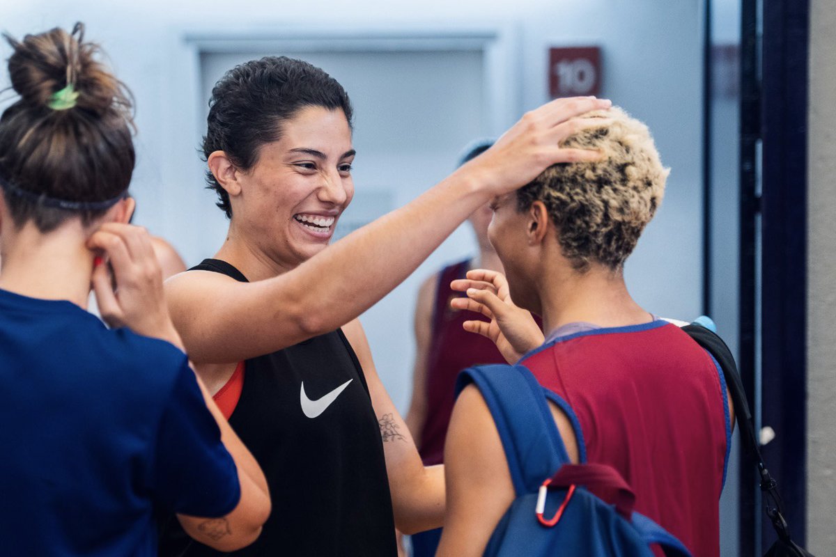 ainhoalopezr8's tweet photo. Después de 7 meses.. Back to work😄🔵🔴 @fcbbasket_fem https://t.co/4ZJetM4lwG