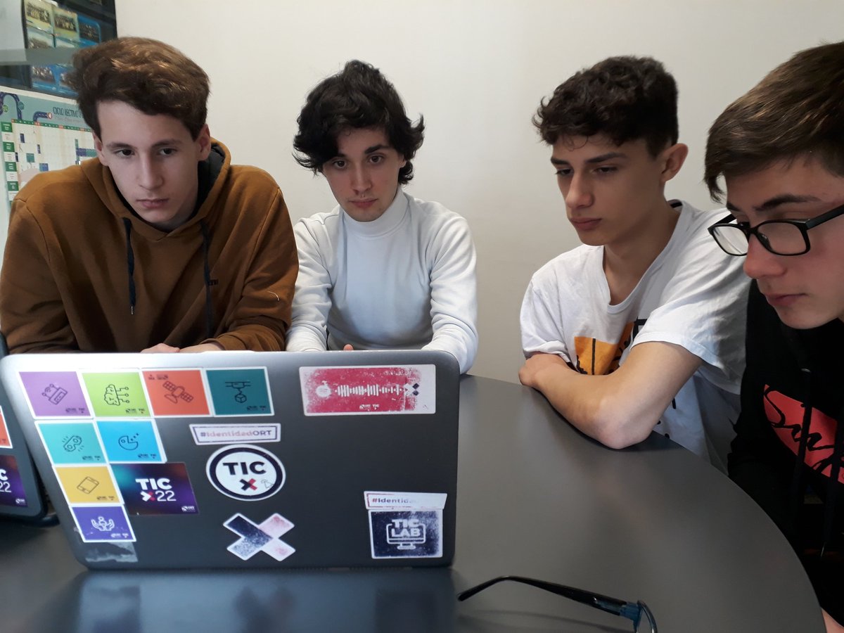 TIC_ORT's tweet image. Con el objetivo es aportar contenidos curriculares a la solución de problemáticas reales.

Realizamos reuniones remotas de estudiantes de 4to TIC con profesionales médicos para el desarrollo de proyectos curriculares utilizando INTELIGENCIA ARTIFICIAL.