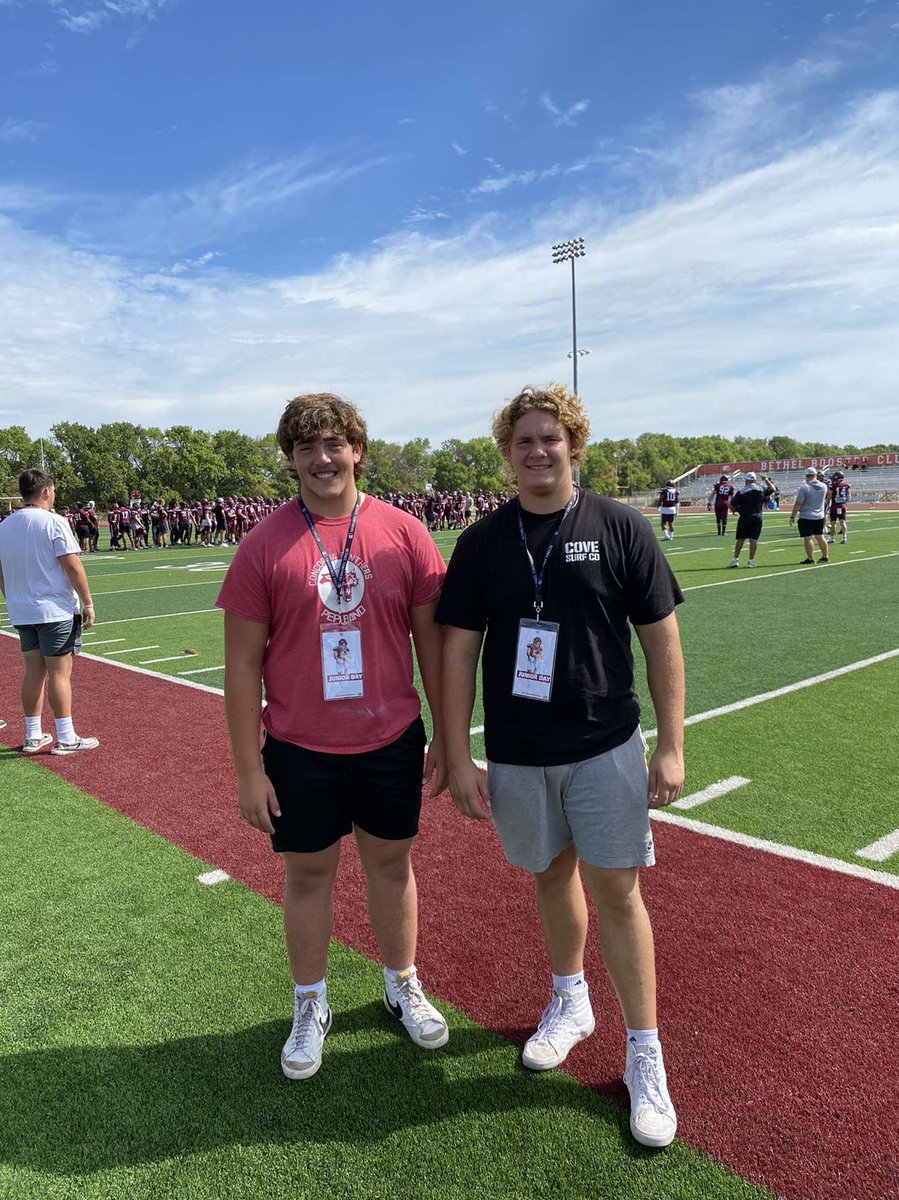 Thank you to @CoachDHud_BC had a great time at <a href="/Threshers_FB/">Bethel College FB</a>