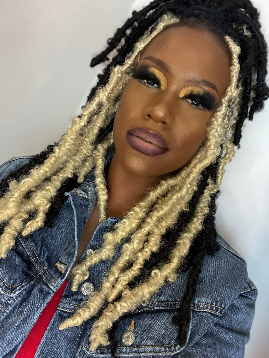 porshaye_slays's tweet photo. Came Back Using The Classic “Box Of Crayons” @thecrayoncase 

Other Brands Used 
@plouiseacademy 
@beautybakerie 
@NYXCosmetics 
@ColouredRaine https://t.co/ECfQYZFyXo