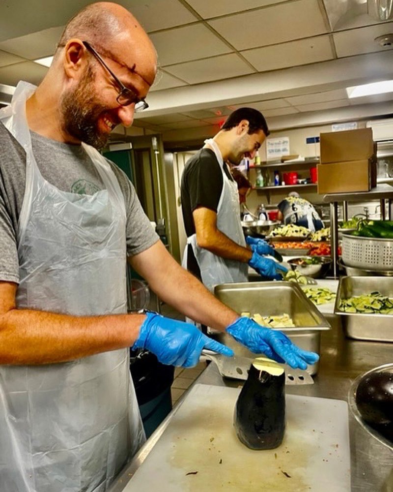 thereddoorplace's tweet photo. Some photos from The Red Door Place’s meal prep with Chef Nancy and crew creating a Lemon Herb Chicken lunch. Great job crew! #nonprofit #charity #soupkitchen #donate #foodinsecurity #community
All photos courtesy of @ChefNancyFancy 

https://t.co/lvgws7NaHN https://t.co/9EhYSxTZTu