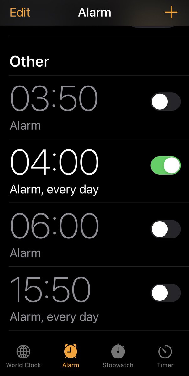 bren_c_f's tweet photo. @toddthepainter I’m having a 10 minute sleep in. 👍 https://t.co/FHGfFHvFiS