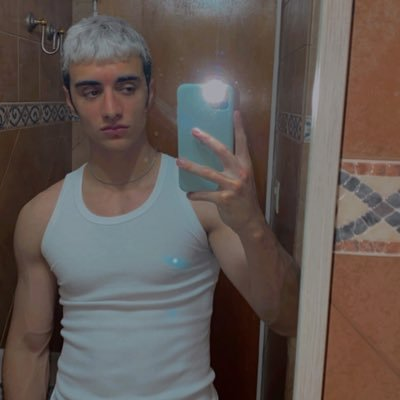 adrianczinx's tweet photo. Se ve que tu te la comes pero con todo y huevos https://t.co/LMfdVEXjIa