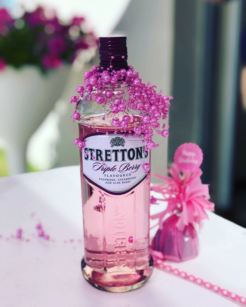Noxy_nerd's tweet photo. For your wild summer of laughter and hopefully budding romance, choose a drink that captures the moment beautifully, choose Stretton's... https://t.co/1lVS72Kfjf