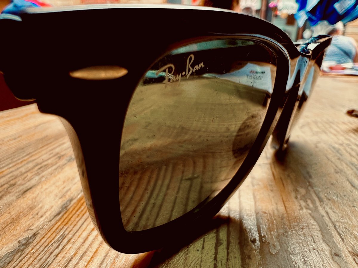 brokenmanofrave's tweet photo. Ray Bans
#bar91
Ambient Monday people watching &amp; some chilli prawns https://t.co/1VKK26JVX4