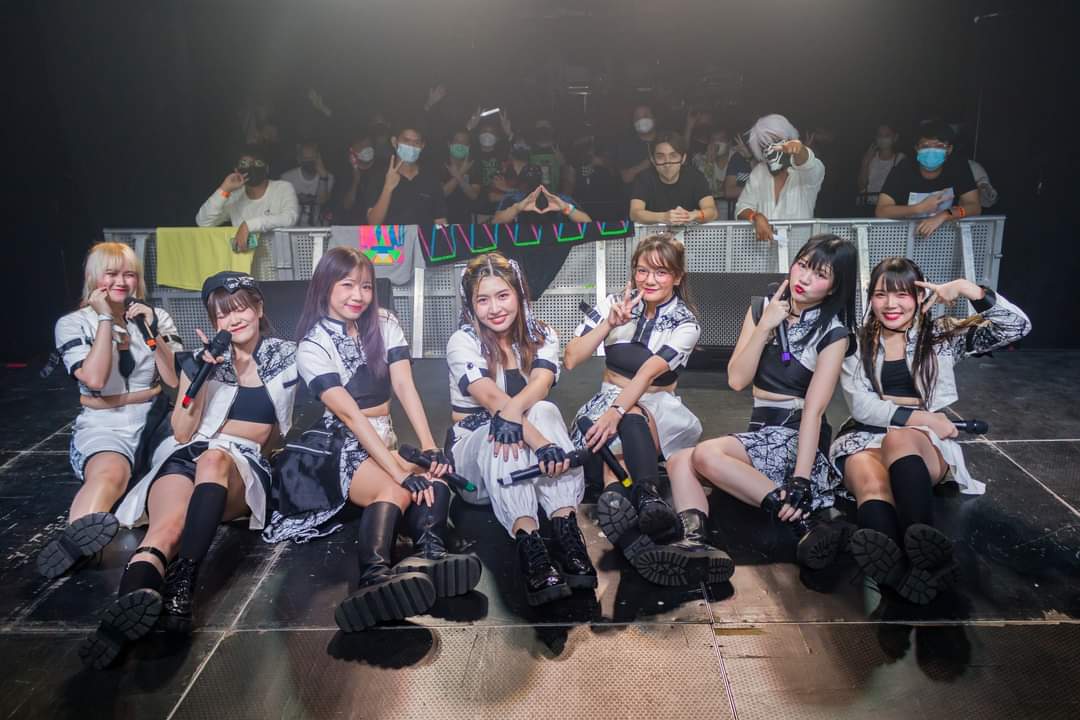 akirakuroidol's tweet photo. พวกเราสนุกกับโชว์นี้มาก ได้เล่นทุกเพลงทั้งหมดของพวกเรา มันสนุกสุดๆ ไปเลยค่ะ ❤
ขอบคุณทาง @blazeidollive มากเลยนะคะ ที่ชวนเราตั้งแต่ Vol.1 และพวกเราก็ขึ้นเวทีนี้มาตลอดจน Vol.10 เป็นความทรงจำที่ดีของพวกเรามากๆ เลยค่ะ ขอบคุณนะคะ 🙏
#AKIRAKURØ #akirakuro #AKR #blazelive https://t.co/QpUvMczzMA