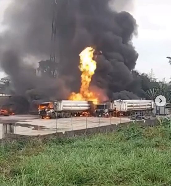 Read_newsonline's tweet photo. Explosion rocks gas plant near RCCG camp along Lagos Ibadan expressway - https://t.co/bZHATB1ULS https://t.co/j4fIpIBpBQ