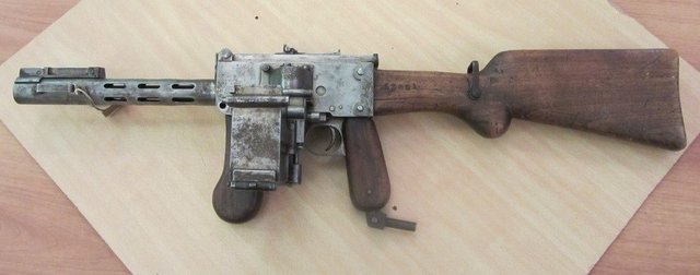 one of mysterious weapons from ww1, this prototype of a german machine gun, have you seen it before? source: reddit.com/r/ForgottenWea…