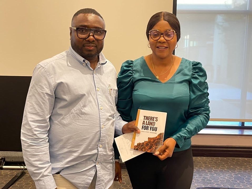 g_ofure's tweet image. Some pictures from my Canada real estate masterclass yesterday.

I met some of my investors in Canada physically. There was also the signing of my books.

Happy Investors, happy company 😊

#masterclass #femaledeveloper #coinvestment #thereisalandforyou