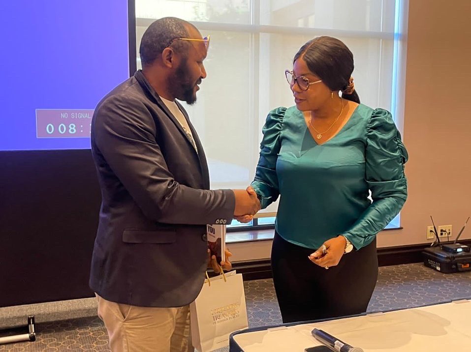 g_ofure's tweet image. Some pictures from my Canada real estate masterclass yesterday.

I met some of my investors in Canada physically. There was also the signing of my books.

Happy Investors, happy company 😊

#masterclass #femaledeveloper #coinvestment #thereisalandforyou