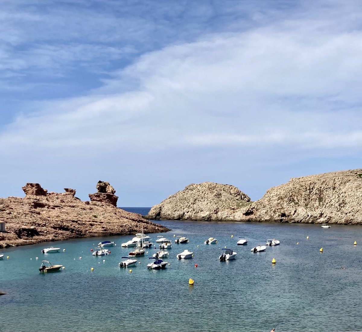 Déjeuner avec vue 😊#minorque #menorca #callamorell #ivette