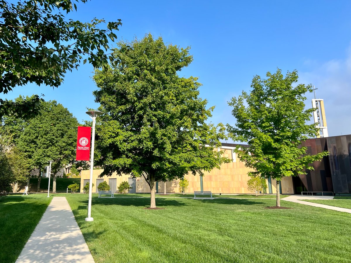 sacredheartuniv's tweet photo. Happy first day of fall semester, Pioneers! ๐โ๏ธ
#WeAreSHU #First50Days https://t.co/wHkOhGrxf9