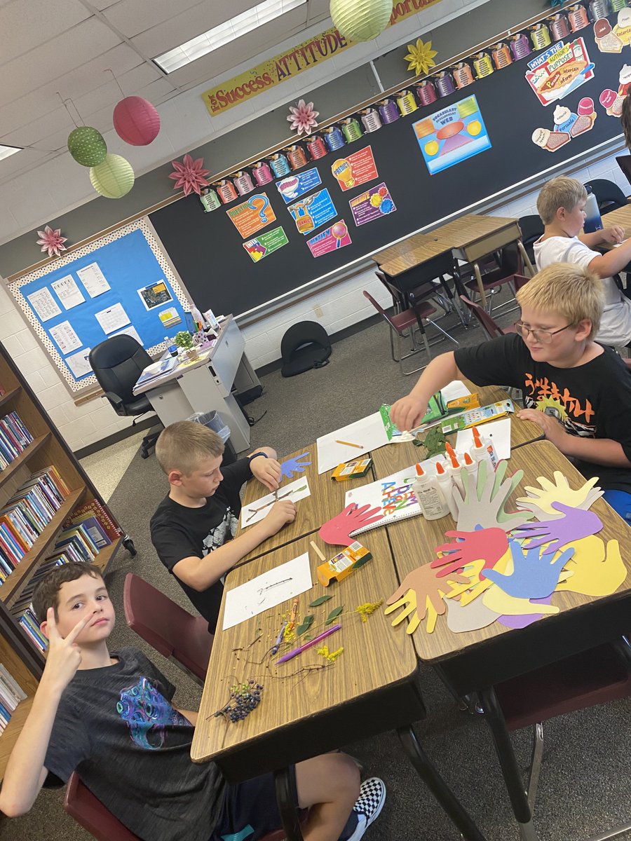 CH_Elementary's tweet photo. Let the creating begin and continue - 5th grade made images out of found items in nature. https://t.co/wip17FnouW