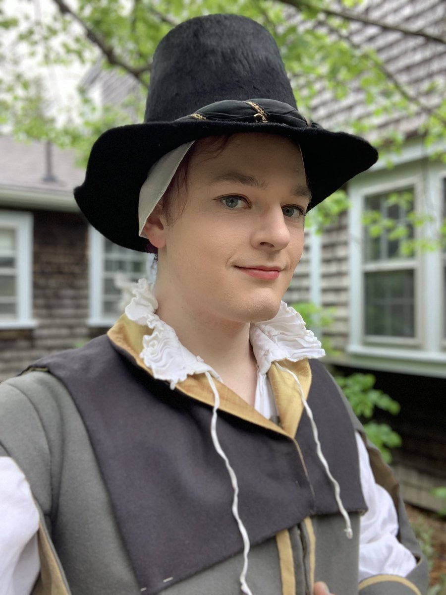 toadspool's tweet image. Greetings! My name is Galen I am a historical bespoke tailor and designer specializing in the 16th and 17th centuries. This is a place for history sewing and fun. I hope to share my adventures!