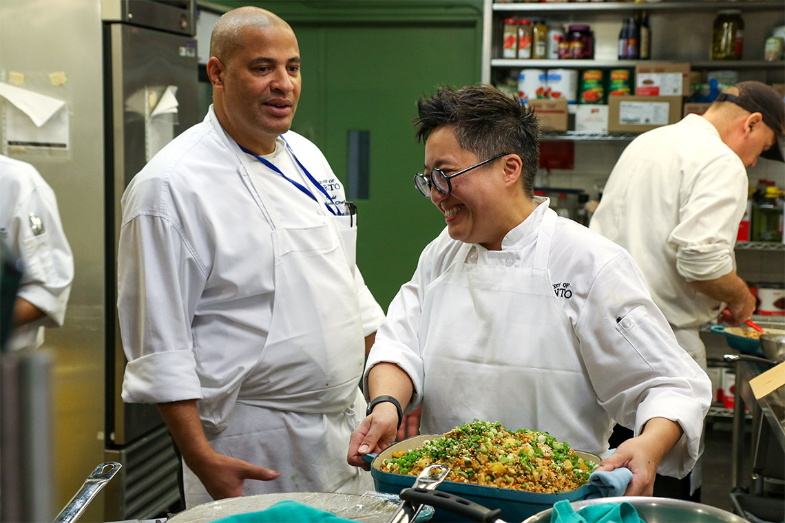 UofT's tweet photo. #UofTBackToSchool: #UofT chefs bring more sustainable, plant-based food to campus menus #UTogether 🥗 https://t.co/W2L3ZCkr00 https://t.co/ELEyB1VrkA