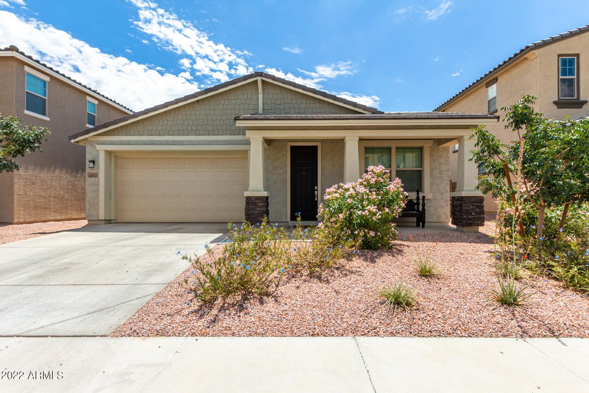 TawilShereen's tweet photo. Fall in love with this 3 BD/ 2 BA in Buckeye. Call, text or direct message me for more info.  https://t.co/PdIPyYYlRZ https://t.co/9WFVzMBhLR