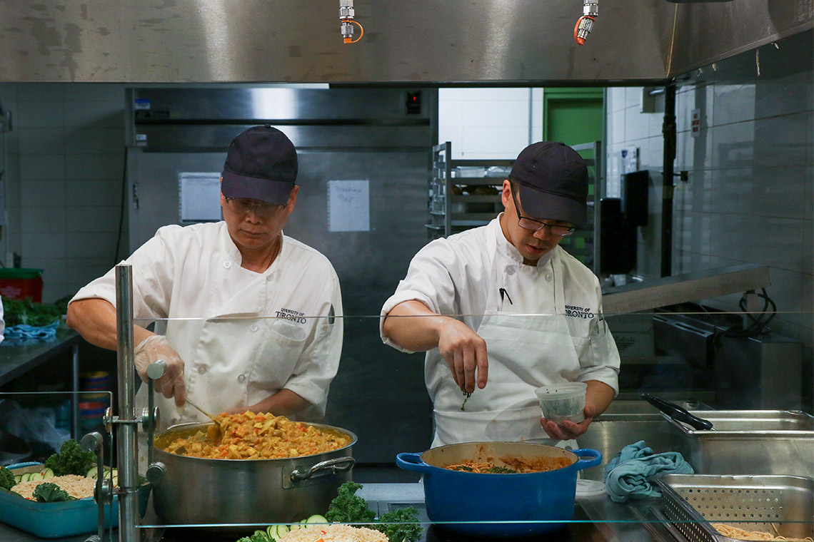UofT's tweet photo. #UofTBackToSchool: #UofT chefs bring more sustainable, plant-based food to campus menus #UTogether 🥗 https://t.co/W2L3ZCkr00 https://t.co/ELEyB1VrkA