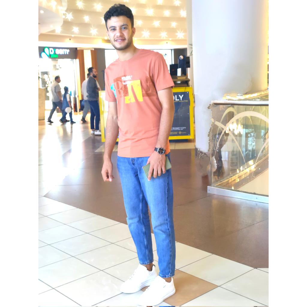 3ezz135's tweet photo. مازلت أتعافي من أشياء لم أخبر أحداً عنها." https://t.co/88NynYl7FW