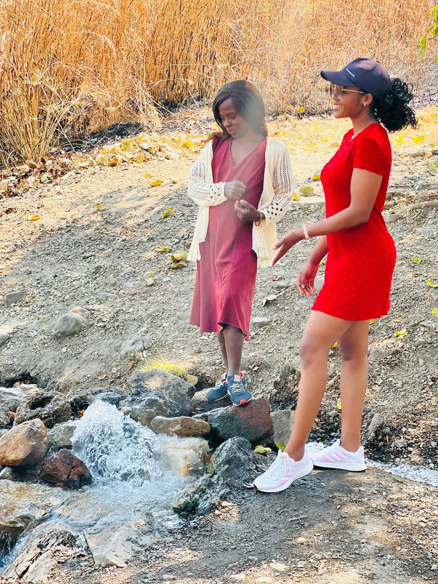 phiri_liyah's tweet photo. Chinyunyu hot spring is a natural resource located in Chongwe District along Great East Road. Hot water springs out of the rocks below and in most cases, the water is too hot to place your hand in it. This is a must visit.
#takeaholidayhaveitlocal
#destinationzambia
#SuperbZambia https://t.co/CEcjd7IvVY