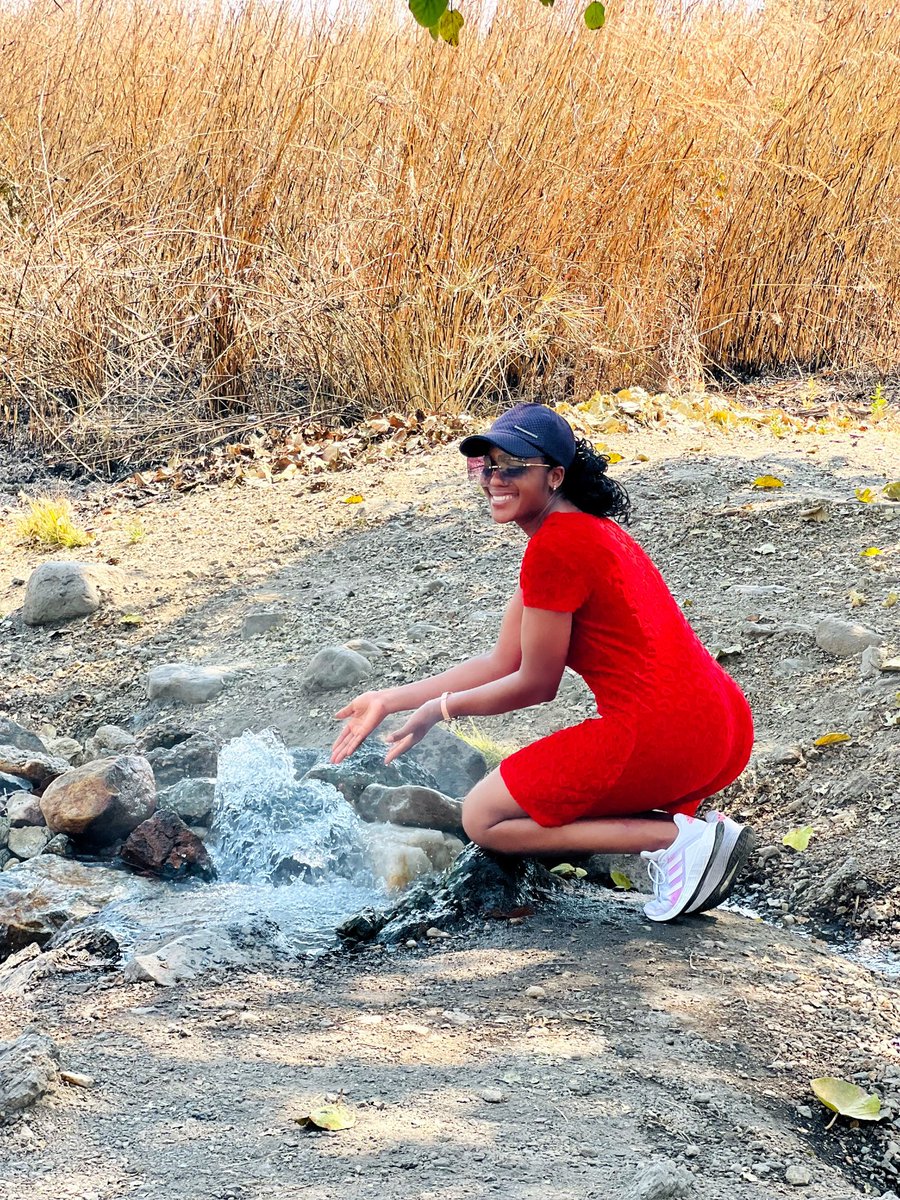 phiri_liyah's tweet photo. Chinyunyu hot spring is a natural resource located in Chongwe District along Great East Road. Hot water springs out of the rocks below and in most cases, the water is too hot to place your hand in it. This is a must visit.
#takeaholidayhaveitlocal
#destinationzambia
#SuperbZambia https://t.co/CEcjd7IvVY