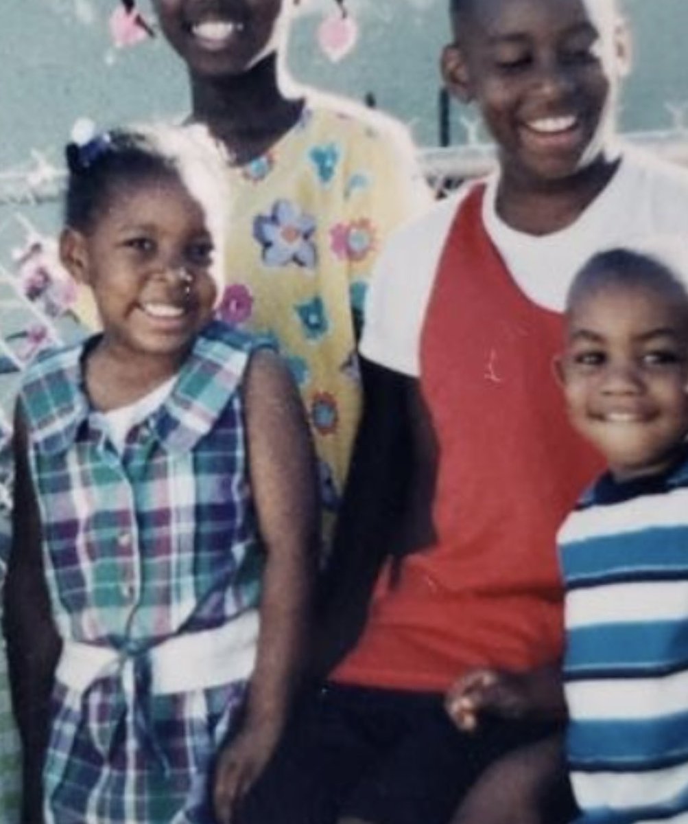 LosDEST's tweet photo. HBD to My Bro @ryanla24 who is literally one of my Bestfriend’s. Some how some where close when you see him you saw me key word is some where. I’ll whoop feet over my him. My son love you, your the best dad to my nephew. You always been the big stepper in my life. ILY
-Love Pooka https://t.co/nQa4wUuMQP