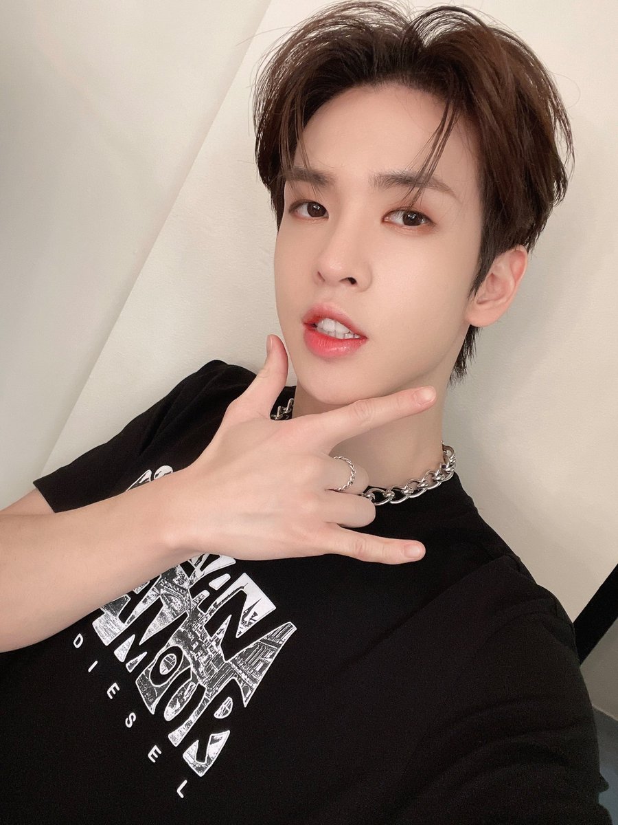MaAllenFrance's tweet photo. 💫 | 📸 | 26/08/2022 

➥ Merci Minneapolis~! Vous étiez incroyables ce soir !!❤️‍🔥 Houston vous êtes les prochains alors on vous verra là-bas~ 😈

©️ : @CRAVITY_twt 

#ALLENMA #앨런 #CRAVITY #크래비티  
___
@CRAVITYFRANCE_ https://t.co/f30JK7HIuZ