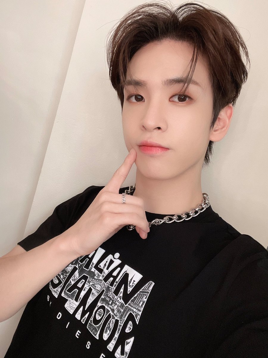 MaAllenFrance's tweet photo. 💫 | 📸 | 26/08/2022 

➥ Merci Minneapolis~! Vous étiez incroyables ce soir !!❤️‍🔥 Houston vous êtes les prochains alors on vous verra là-bas~ 😈

©️ : @CRAVITY_twt 

#ALLENMA #앨런 #CRAVITY #크래비티  
___
@CRAVITYFRANCE_ https://t.co/f30JK7HIuZ