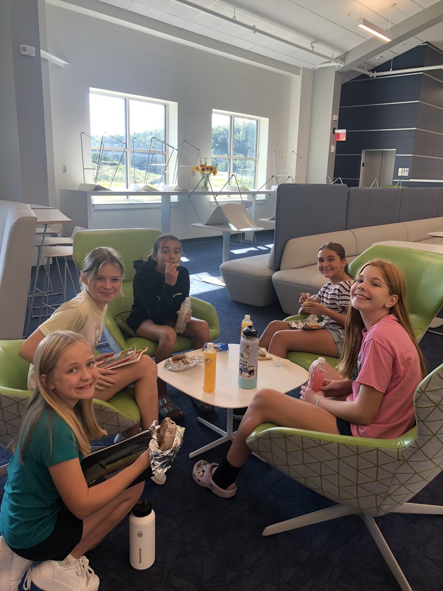 WCDS_Middle's tweet photo. Enjoying break in the Wilson Center! #WCDSMiddleSchool https://t.co/LwdgujdNhJ