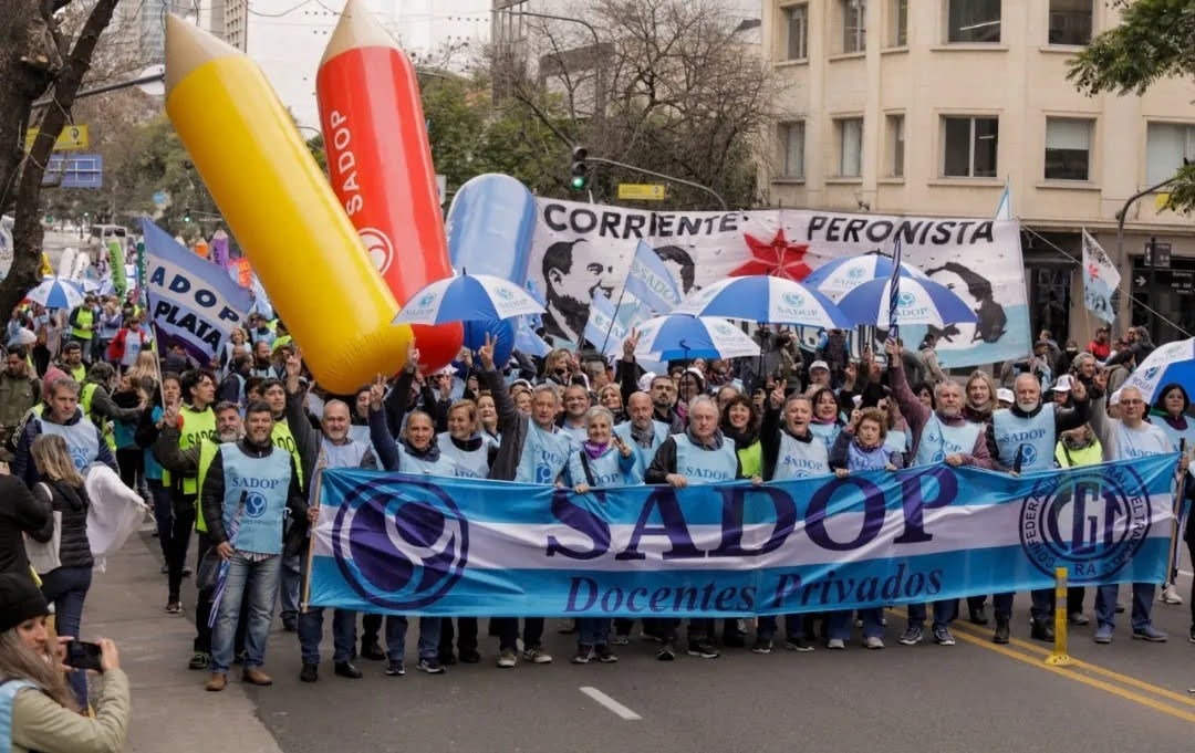 la independencia económica y la soberanía política, las cuales se defienden con organización y movilización popular.

Secretariado Ejecutivo Nacional
SADOP