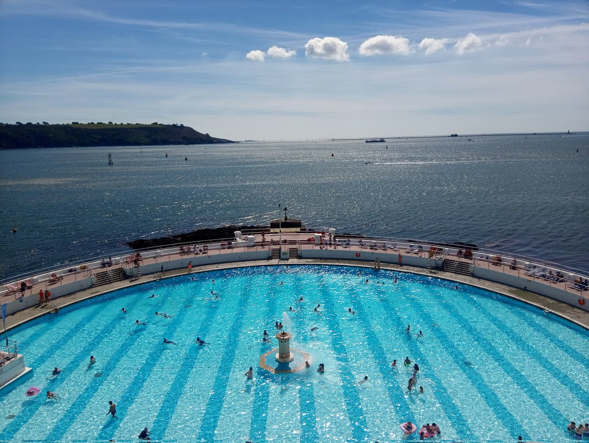 MarthaR58990937's tweet photo. Hands down the best lido there is #Tinside #Plymouth https://t.co/9eSO4Y5OVX